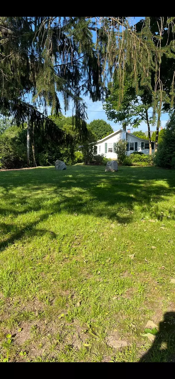 Avenue B, Fishers Island, NY 06390