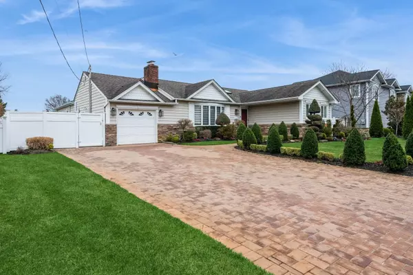 Massapequa, NY 11758,14 Waterview AVE