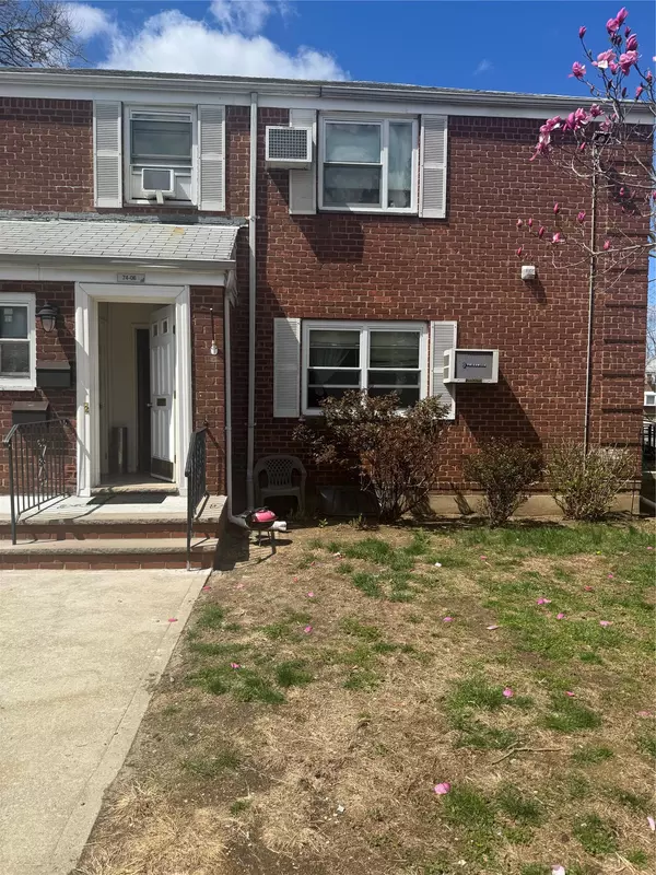 74-06 255 #1, Glen Oaks, NY 11004