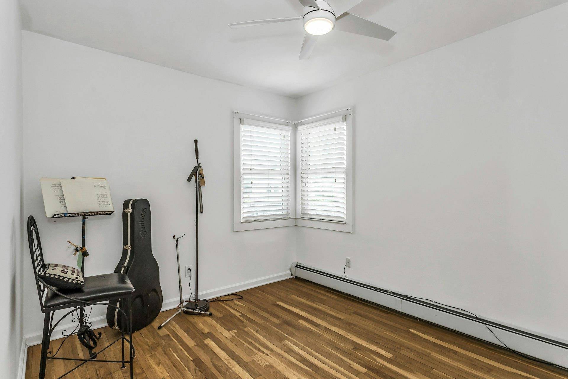 East Meadow, NY 11554,424 Hilda ST