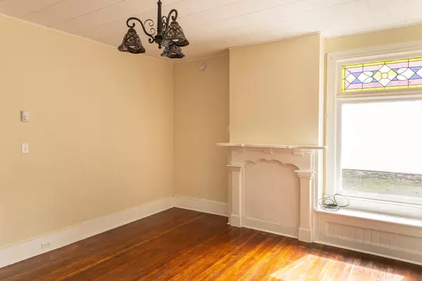 Ellenville, NY 12428,6 Park ST