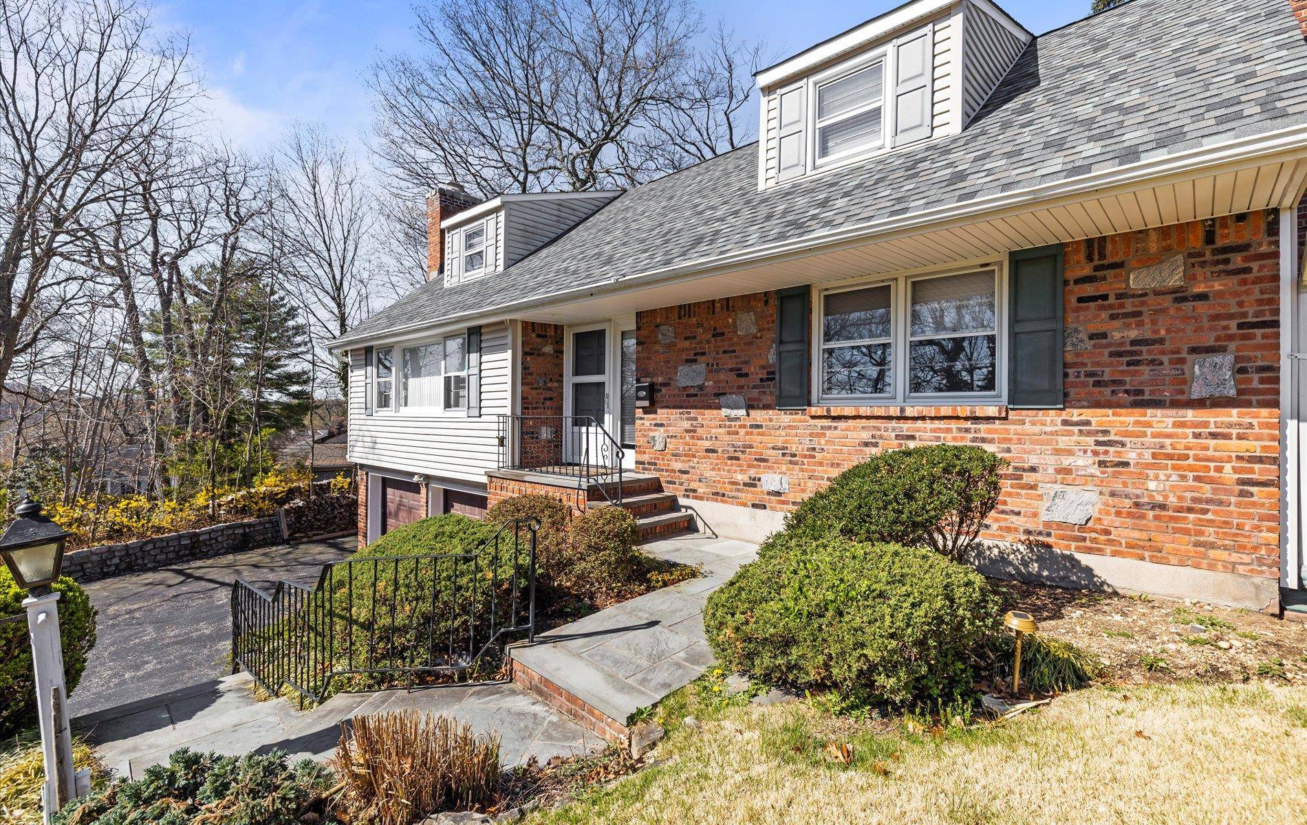 6 Farview AVE, Bayville, NY 11709