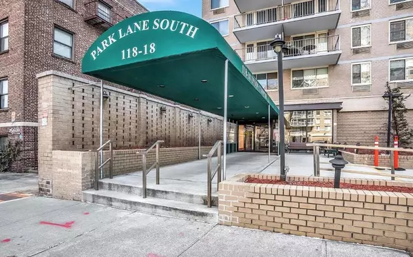 Kew Gardens, NY 11415,118-18 Union Turnpike #16A