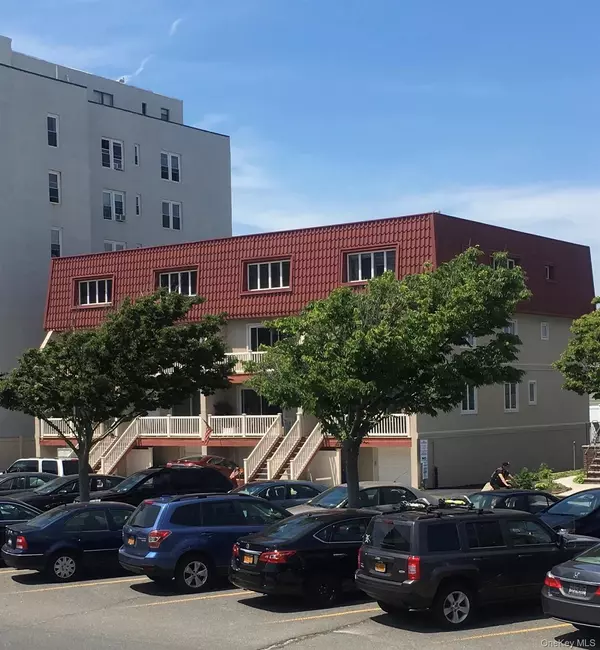 Long Beach, NY 11561,223 E Broadway