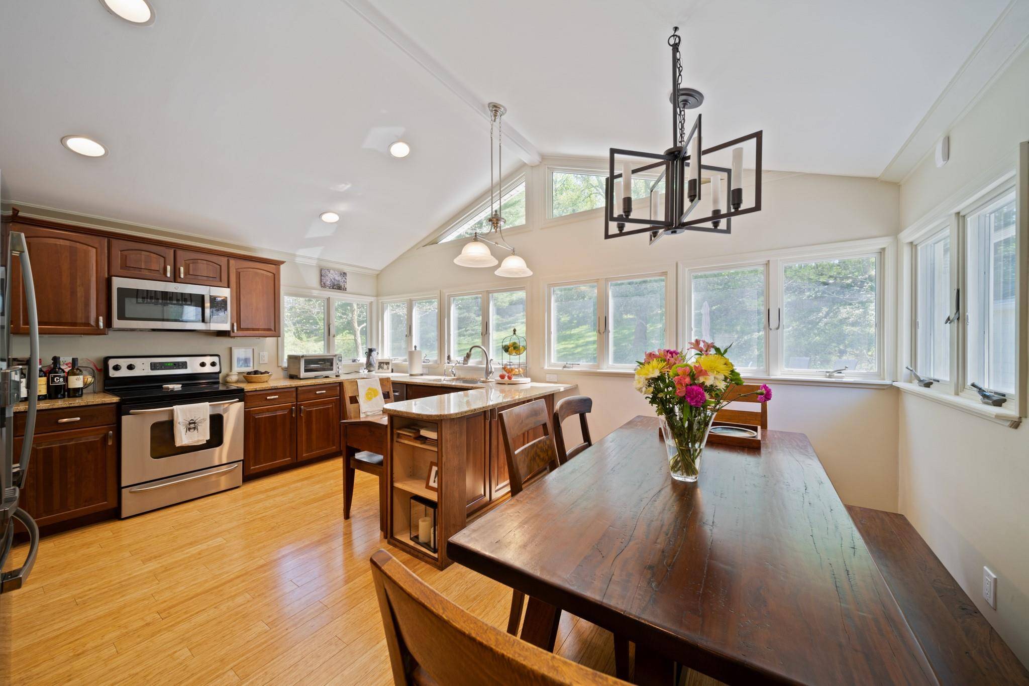 Katonah, NY 10536,63 Meadow LN