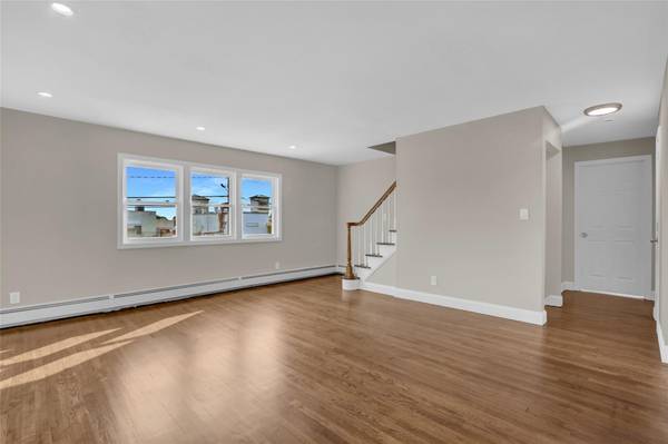 Freeport, NY 11520,626 S Ocean AVE