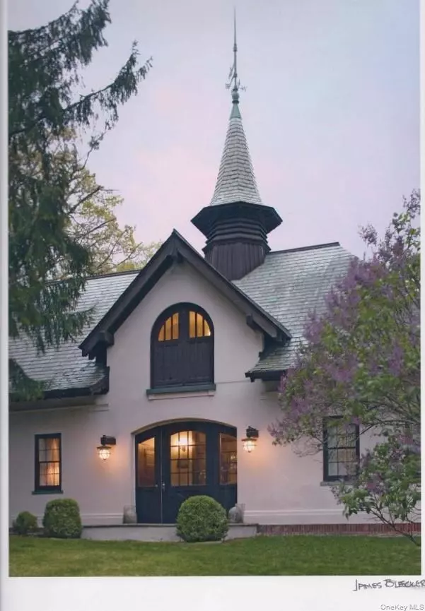 Tuxedo Park, NY 10987,12 Pine Hill RD