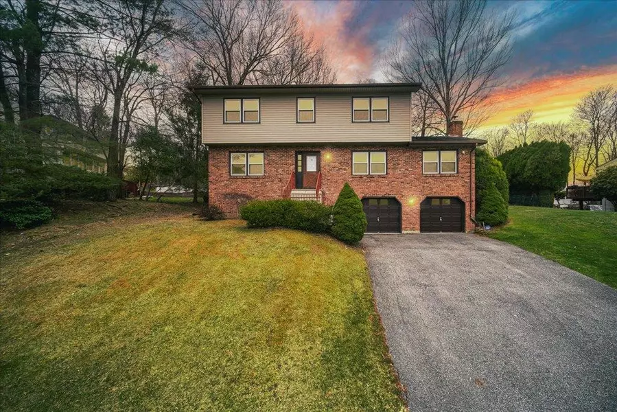 33 Winchester DR, Monroe, NY 10950