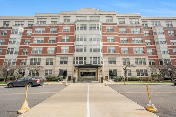 300 Mamaroneck AVE #706, White Plains, NY 10605