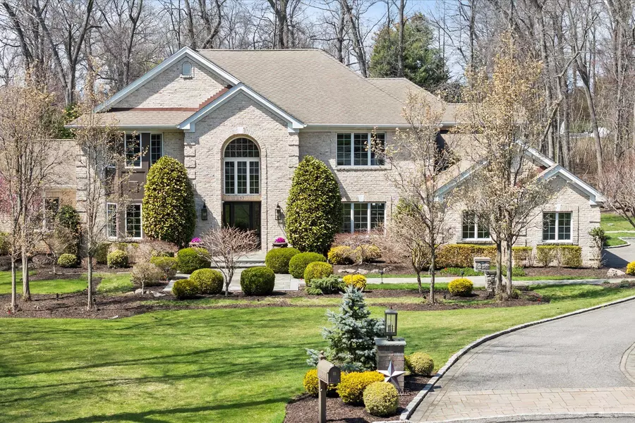 3 Martingale Gate, Nissequogue, NY 11780