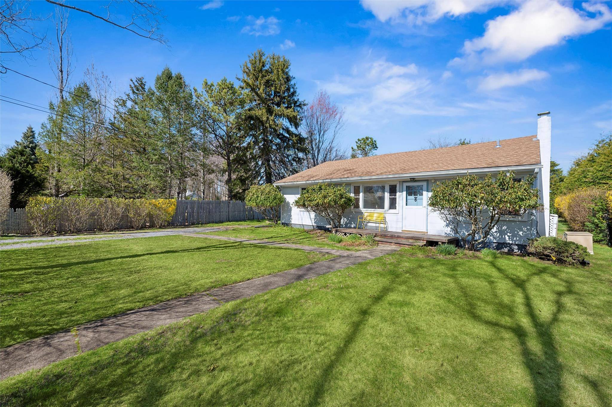 1055 Shipyard LN, East Marion, NY 11939