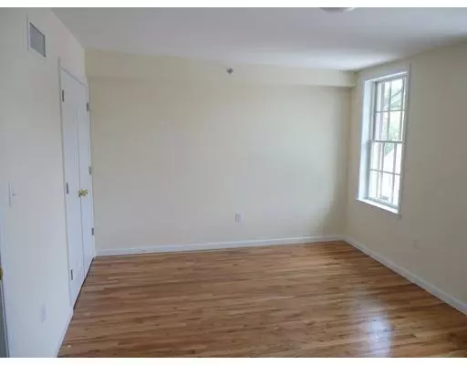 Nyack, NY 10960,122 Main ST #401