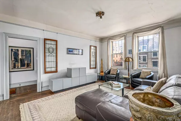 Jackson Heights, NY 11372,35-16 80th ST #41