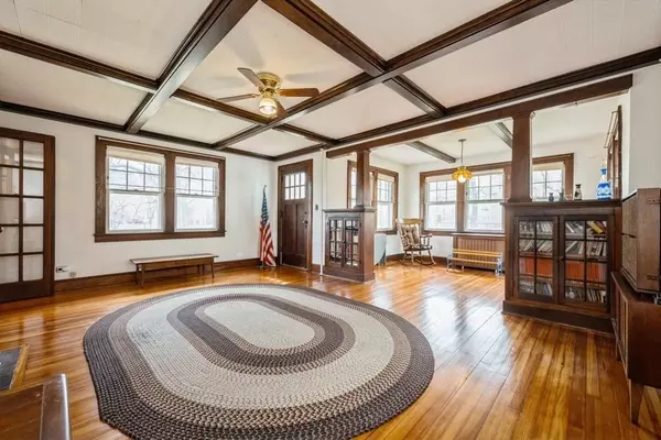 Lynbrook, NY 11563,59 Remsen ST