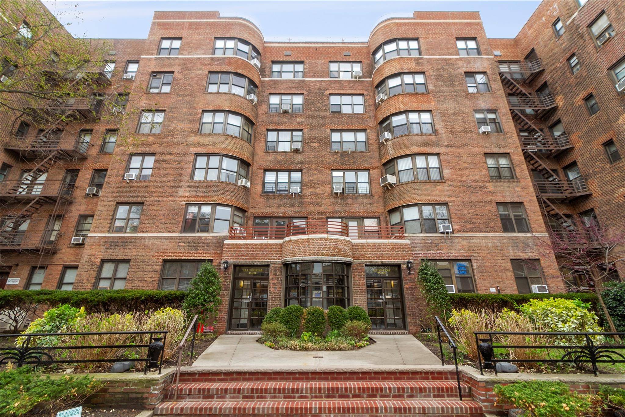98-120 Queens BLVD #1 C, Rego Park, NY 11374