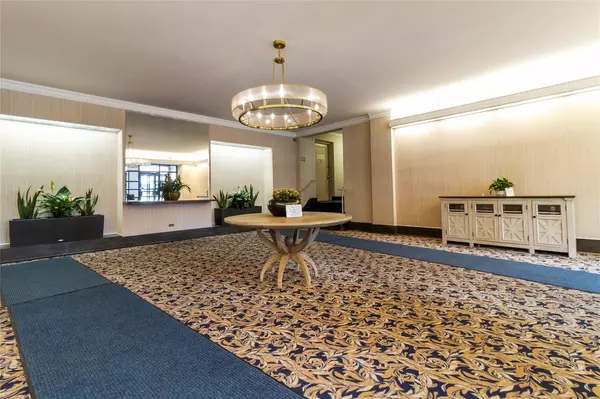 Rego Park, NY 11374,98-120 Queens BLVD #1 C