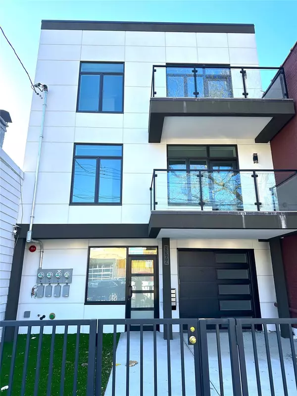 33-64 11th Street, Astoria, NY 11106