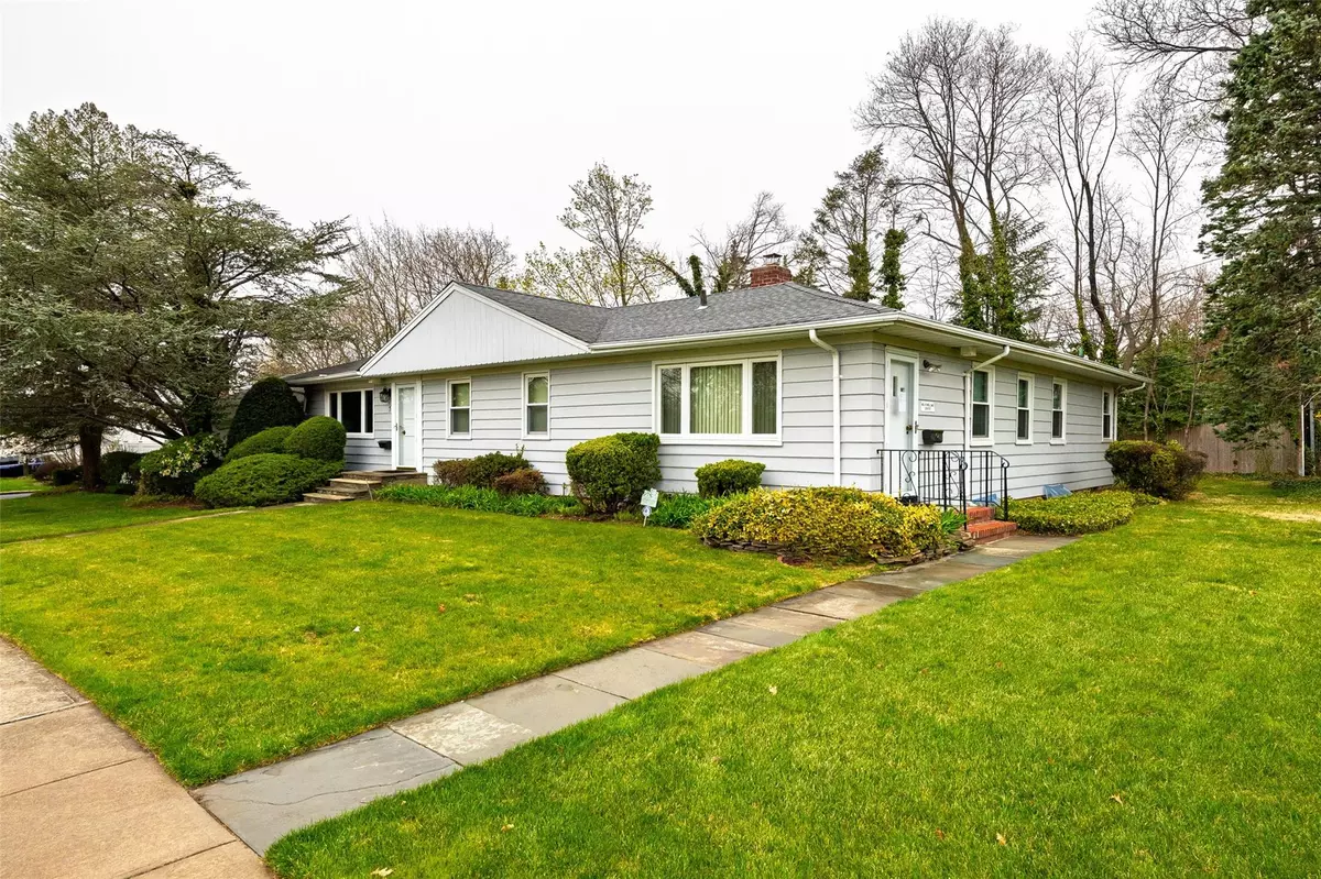 East Norwich, NY 11732,1 Hawthorne RD