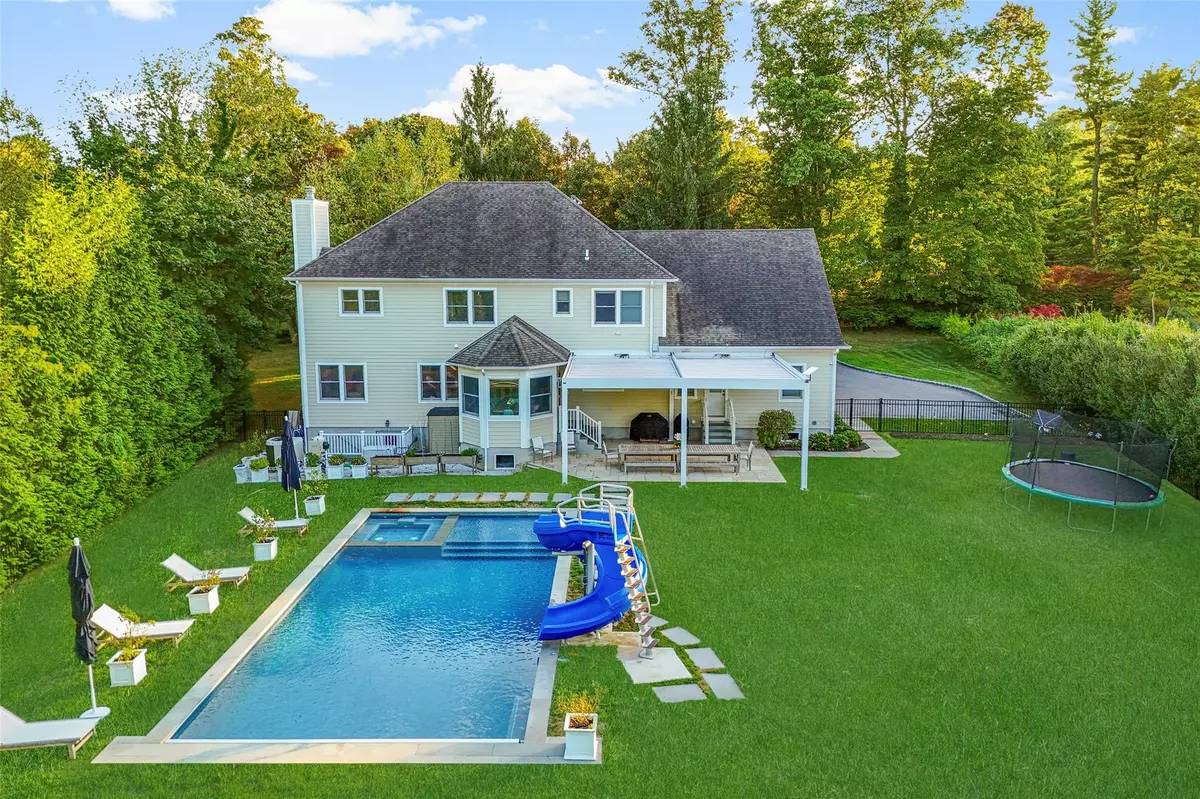 Thornwood, NY 10594,68 Allison LN