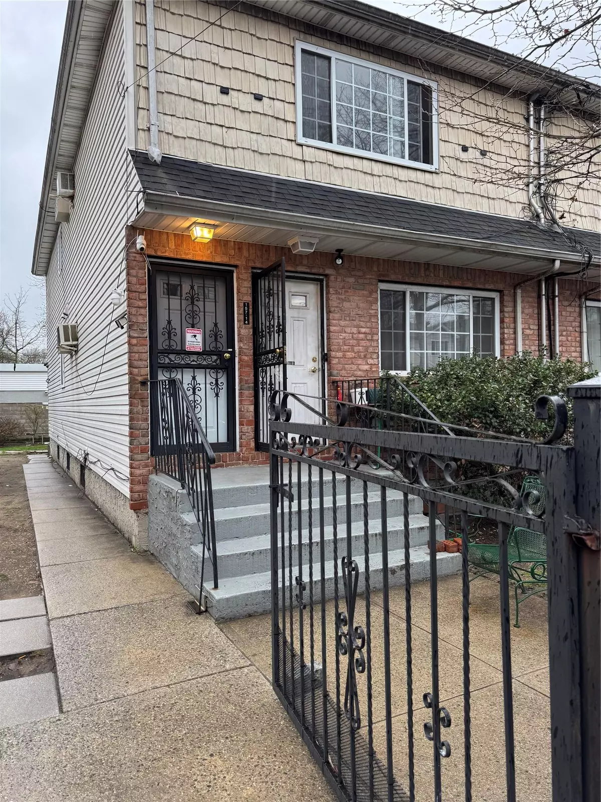 Jamaica, NY 11433,15714 109th AVE