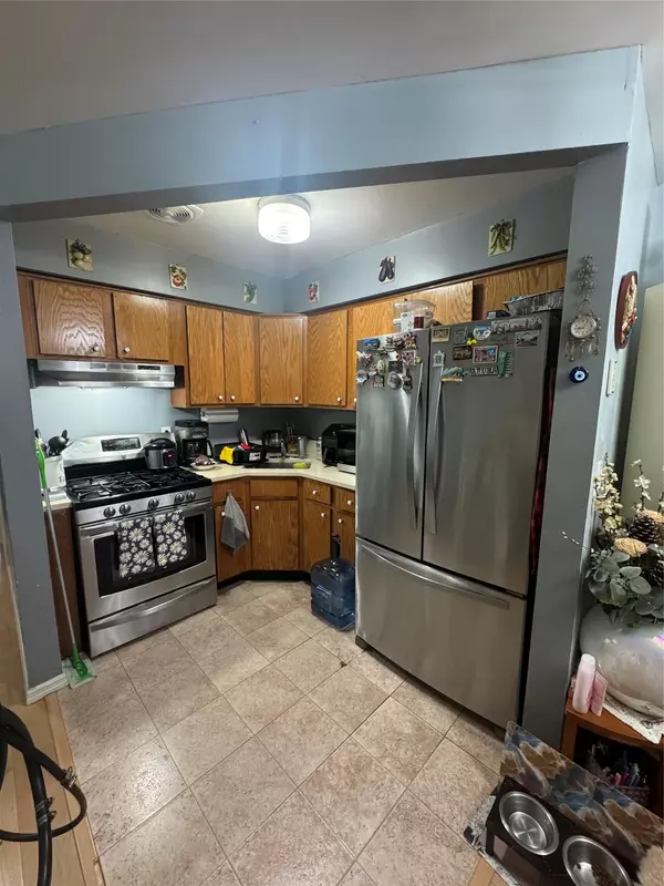 Jamaica, NY 11433,15714 109th AVE