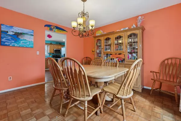 Selden, NY 11784,5 Gerta CT