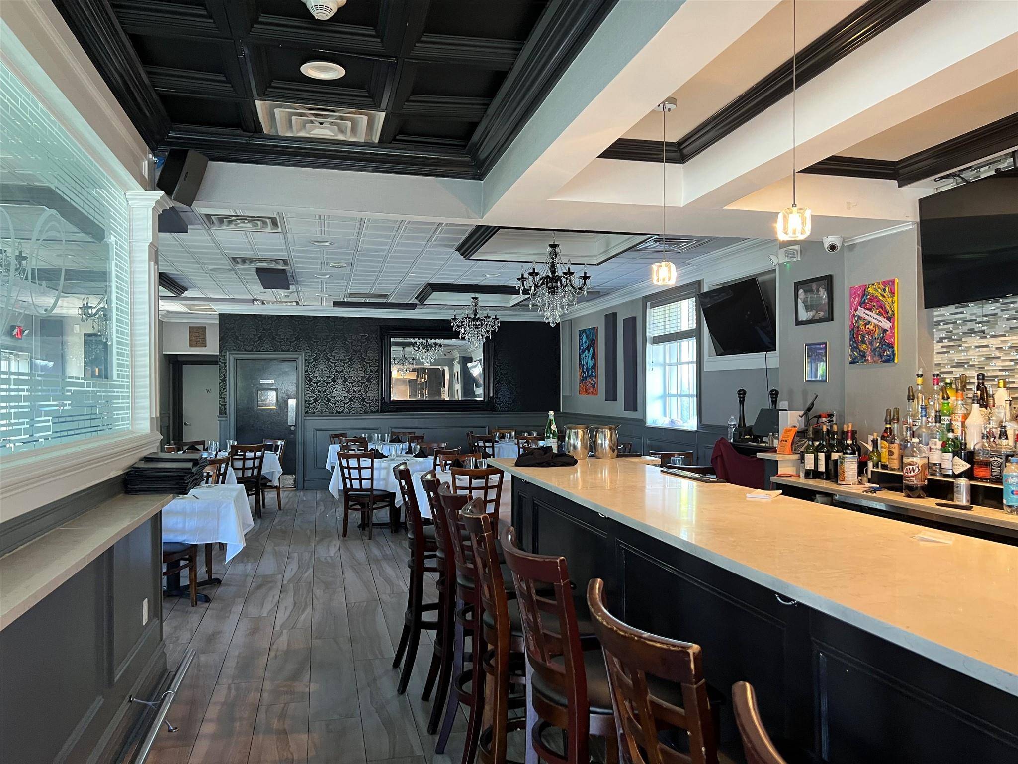 Massapequa, NY 11758,555 Broadway
