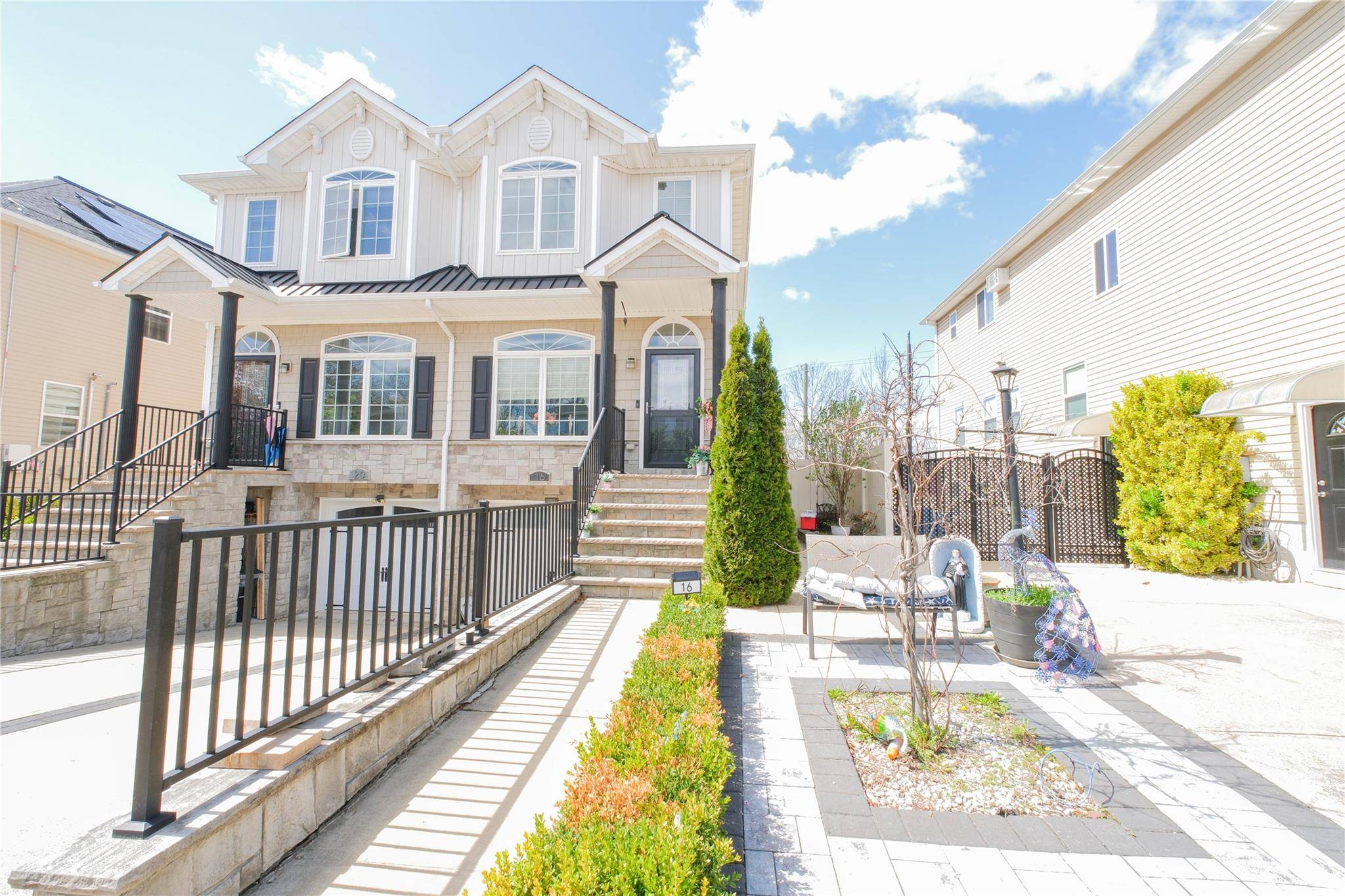 Staten Island, NY 10309,16 Berkshire LN