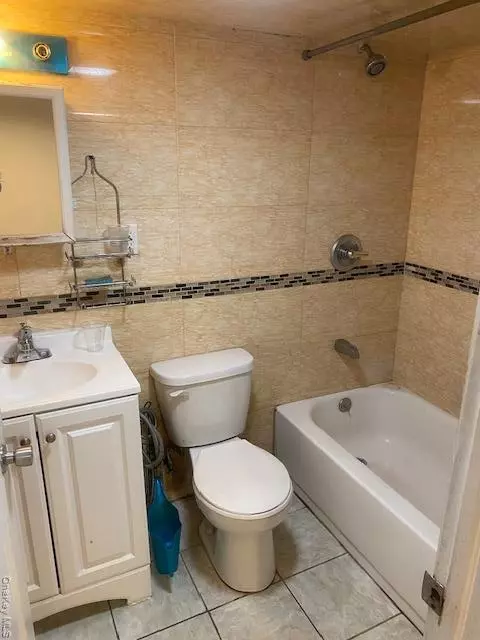 Briarwood, NY 11435,91-07 139 St