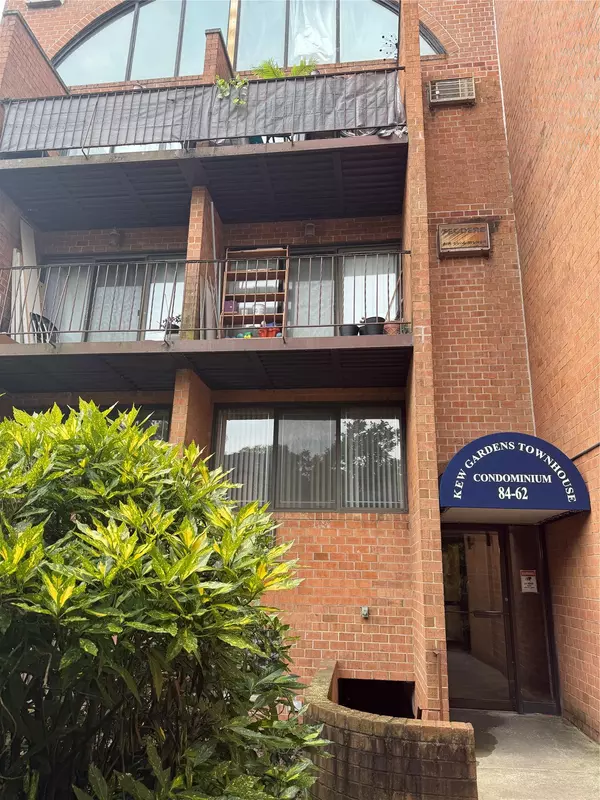 Kew Gardens, NY 11415,84-62 Austin ST