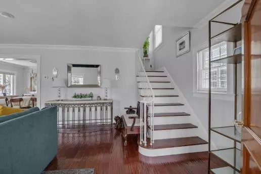 Floral Park, NY 11001,199 Tulip AVE