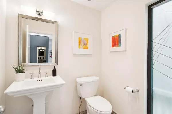Manhasset, NY 11030,23 Yale DR