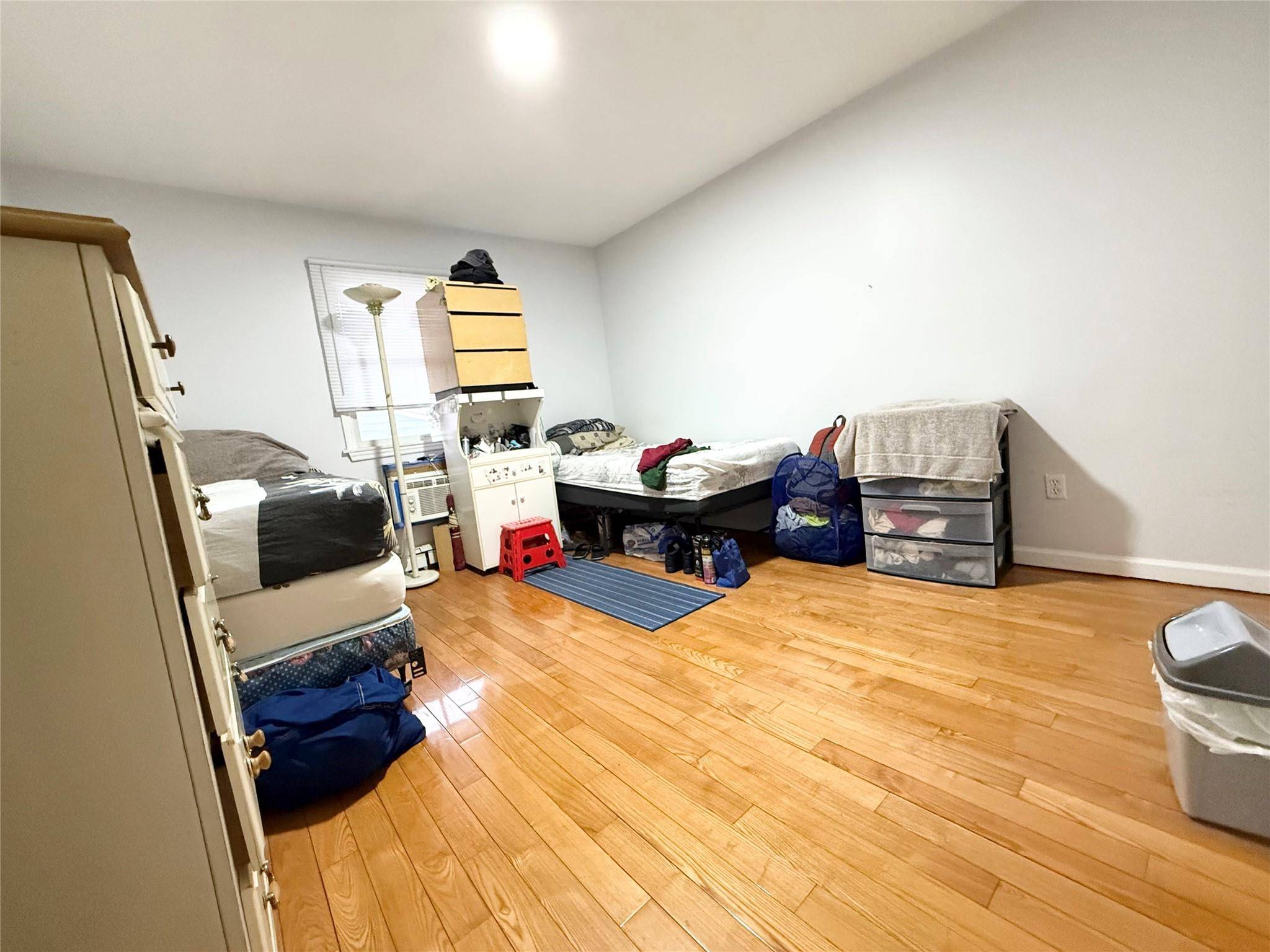 Flushing, NY 11358,47-11 197th ST