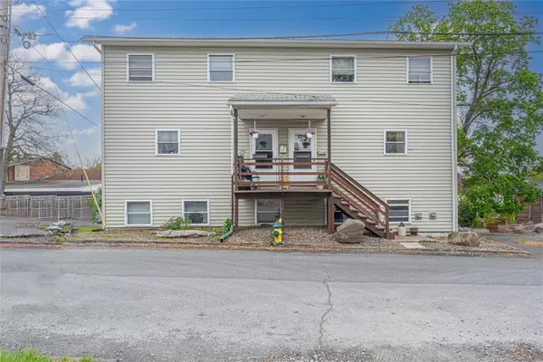 14 Montross ST, Saugerties, NY 12477