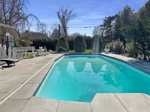Southold, NY 11971,45 Budds Pond RD