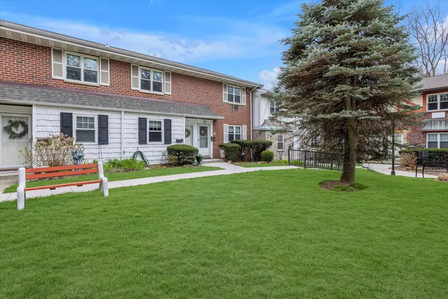 7 Glenhollow #B35, Holtsville, NY 11742