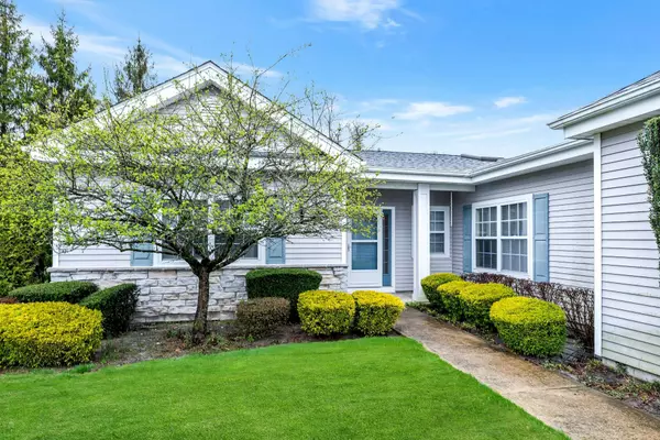 Moriches, NY 11955,569 Mirror Pond CT #569