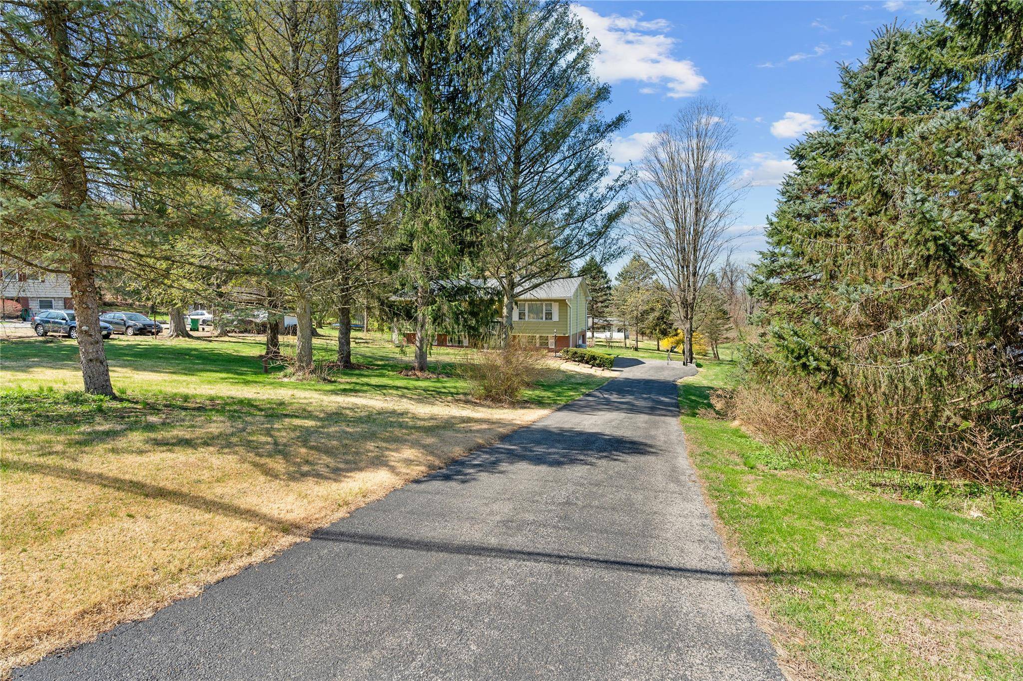 472 Shenandoah RD, Hopewell Junction, NY 12533