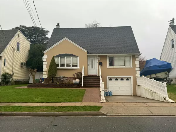 78 Saint Marks AVE, Freeport, NY 11520