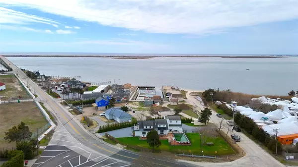 Hampton Bays, NY 11946,87 Foster AVE