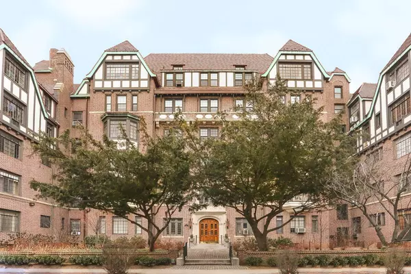 4 Dartmouth ST #24, Forest Hills, NY 11375