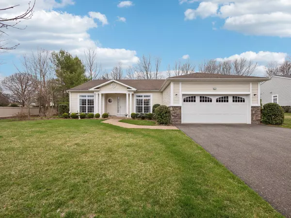 5 Hamlet Woods DR, Saint James, NY 11780