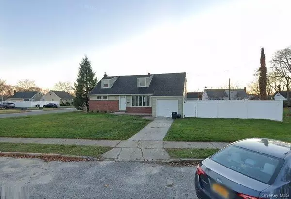 North Bellmore, NY 11710,1618 Paula CT