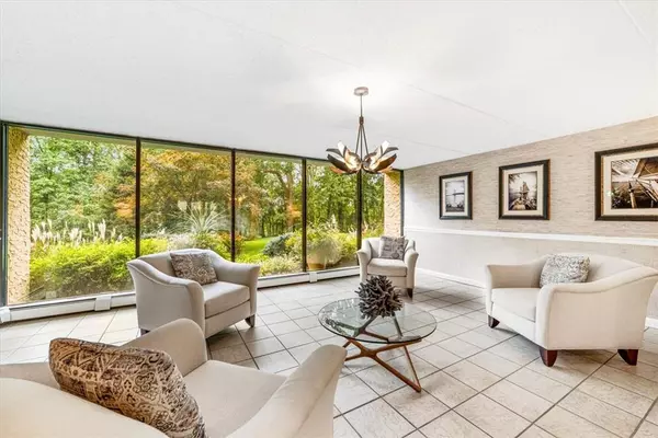 Peekskill, NY 10566,150 Overlook AVE #PH - 8E