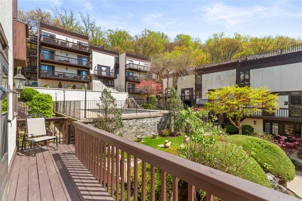 1200 Warburton AVE #8, Yonkers, NY 10701
