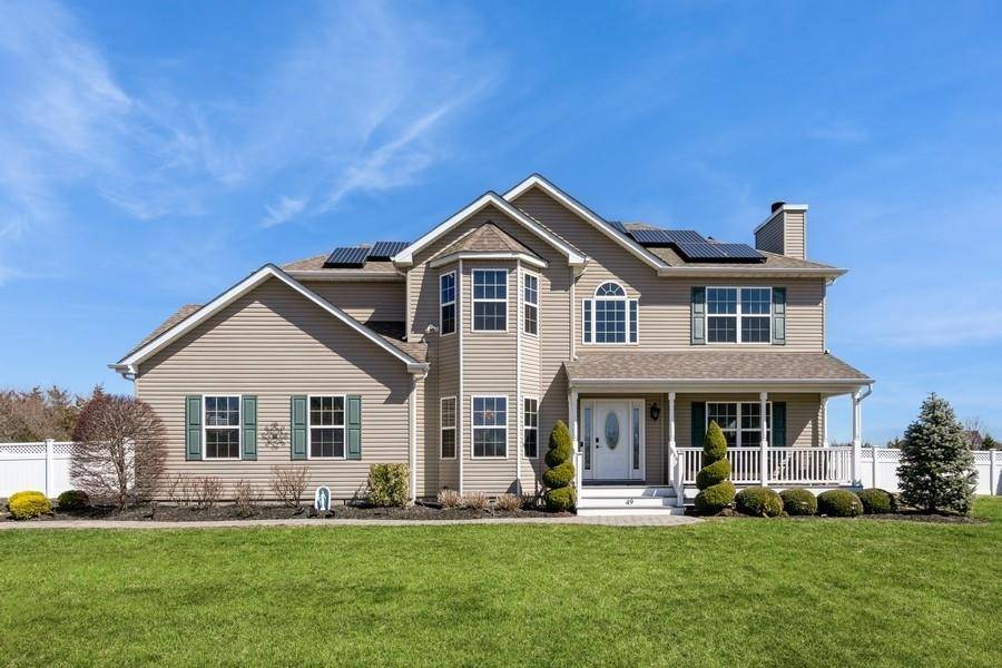 49 Calverton (Canterbury) CT, Wading River, NY 11792