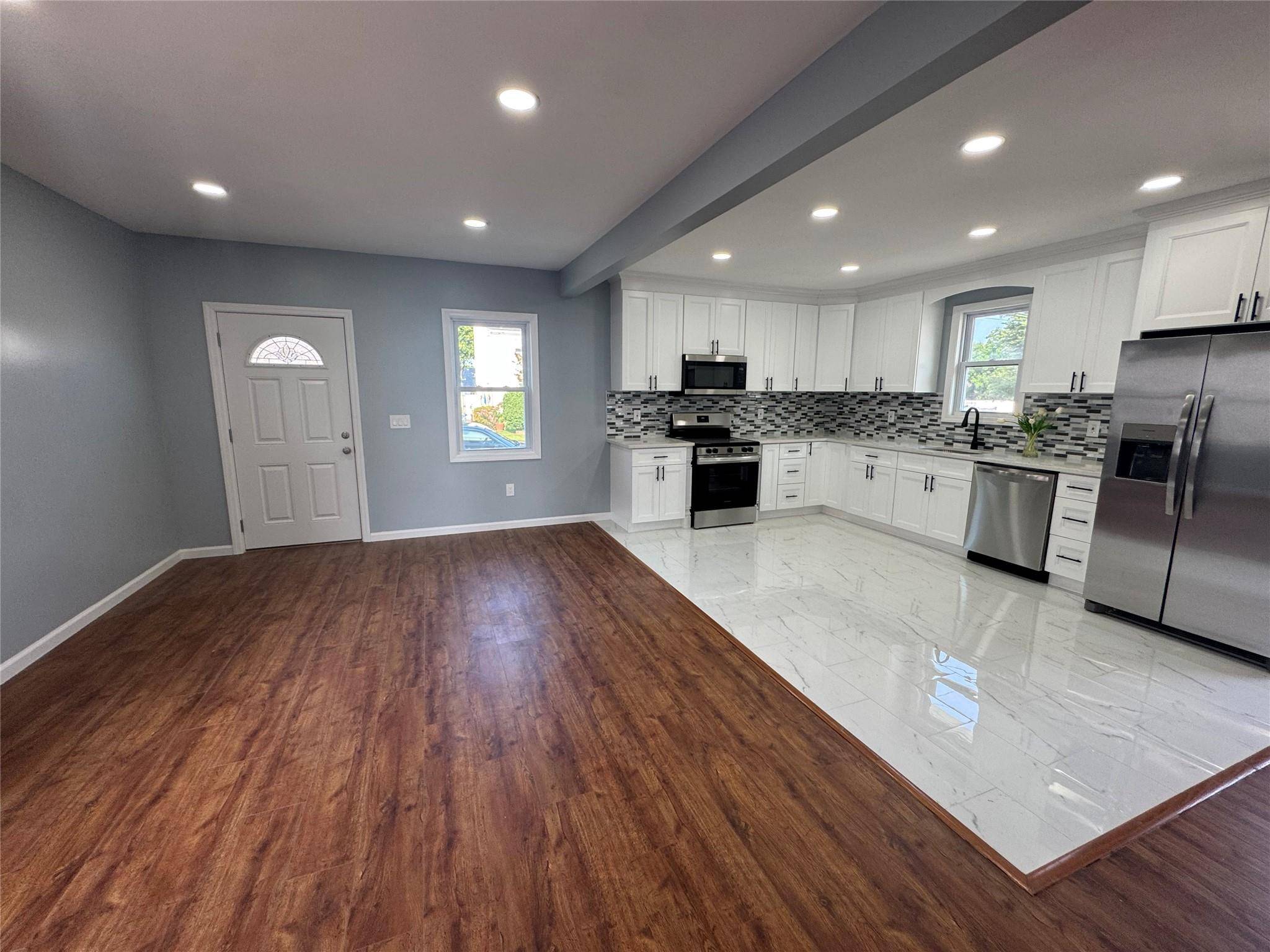Uniondale, NY 11553,314 Greengrove AVE