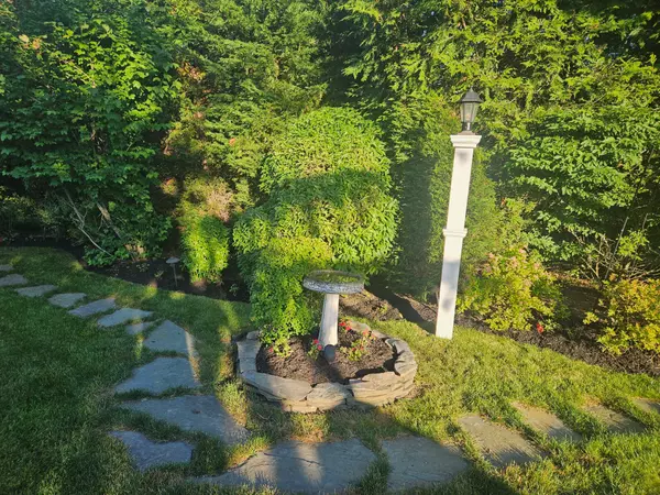 Southold, NY 11971,560 Clark RD