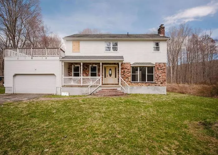 27 Nathan Hale DR, Stormville, NY 12582