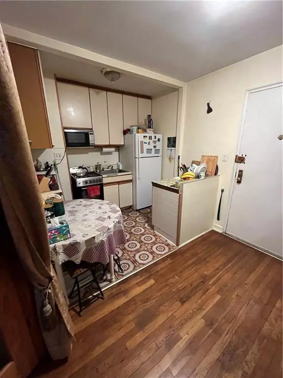 Brooklyn, NY 11235,2727 Ocean Parkway #F30